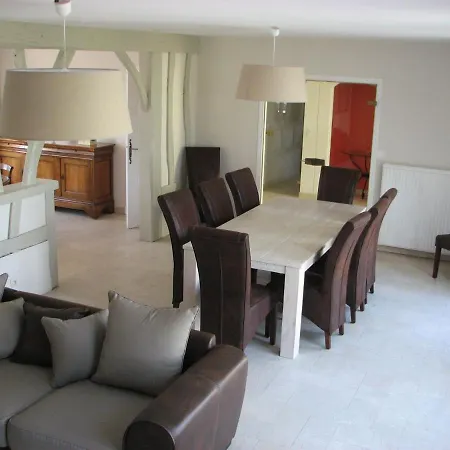 Spacious Holiday In Tours-en-vimeu With Garden Chépy